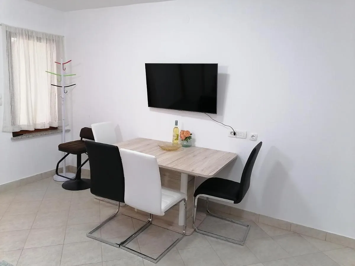 Kika Apartment Dramalj