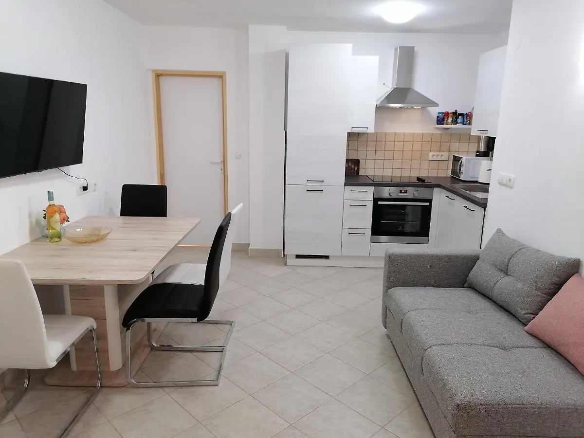 Kika Apartment Dramalj Croatia